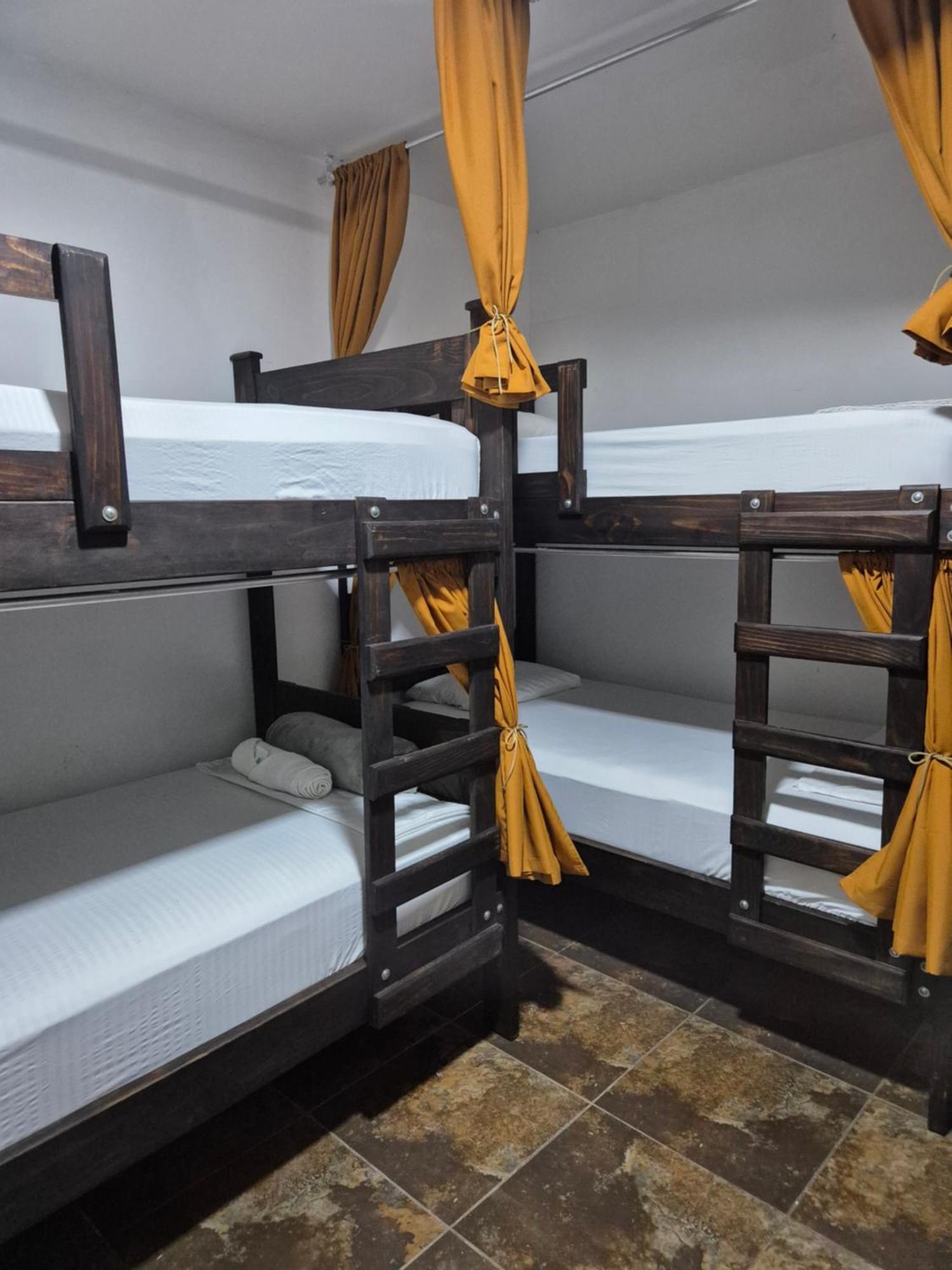 Bed 6-Bed Dormitory Room