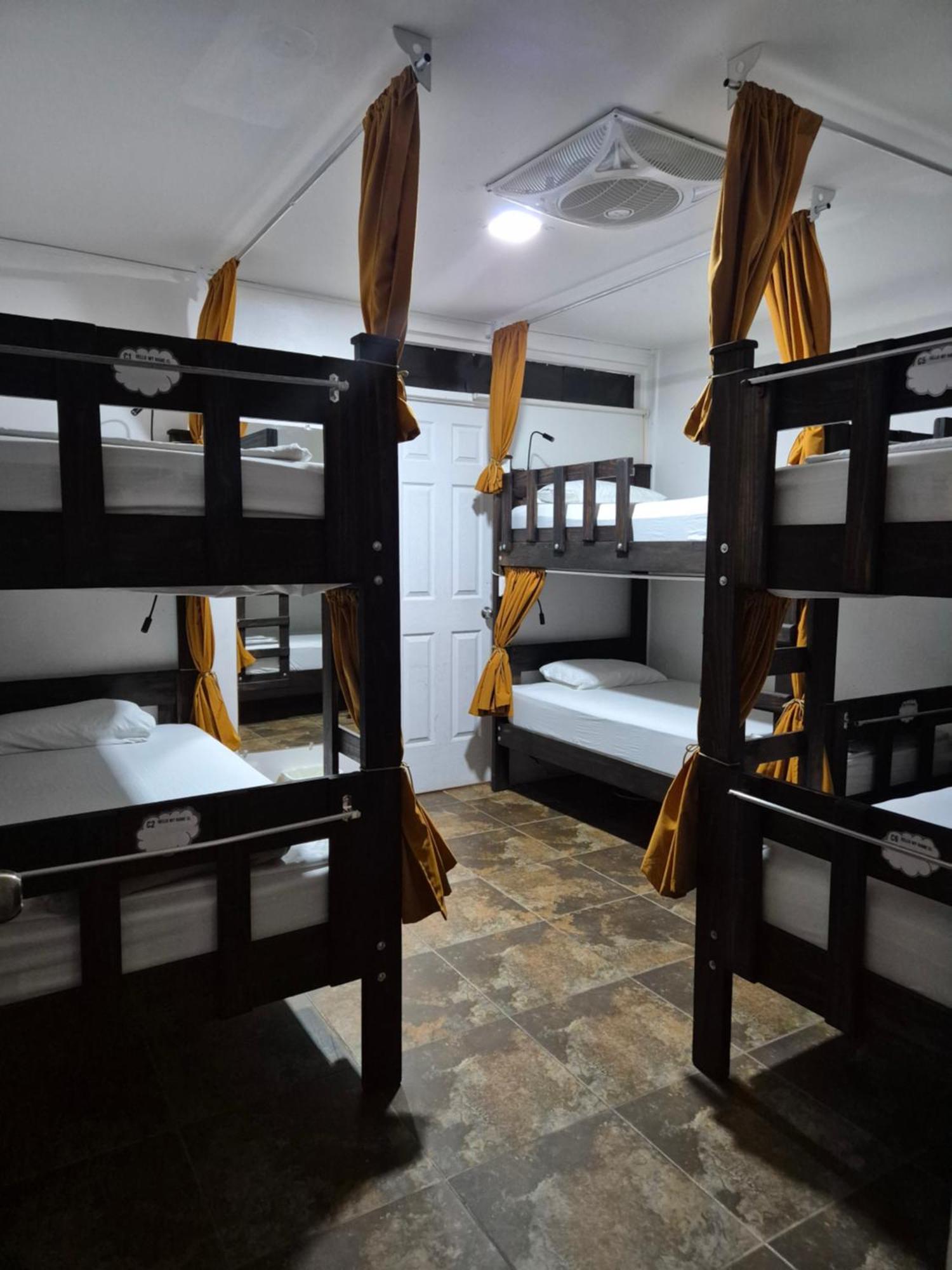 Bed 6-Bed Dormitory Room