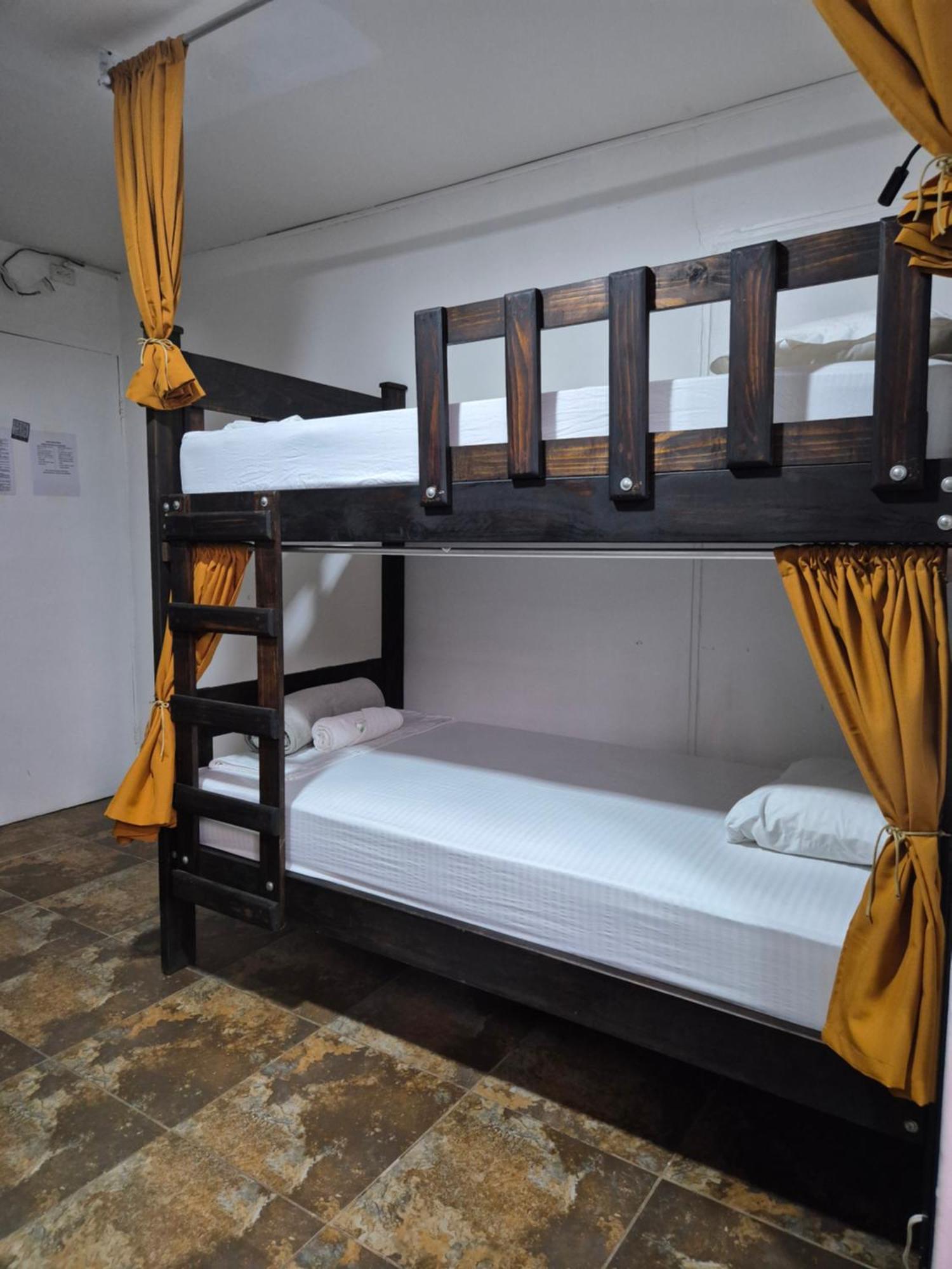 Bed 6-Bed Dormitory Room
